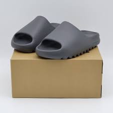 yezzy slides